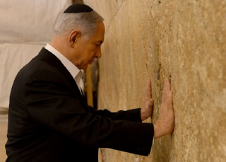 Don’t bend, Bibi – Don’t give in